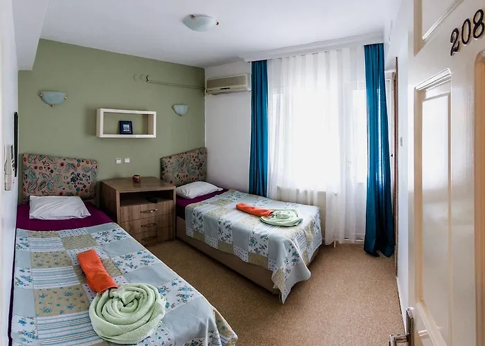 Colophon * גומולדור